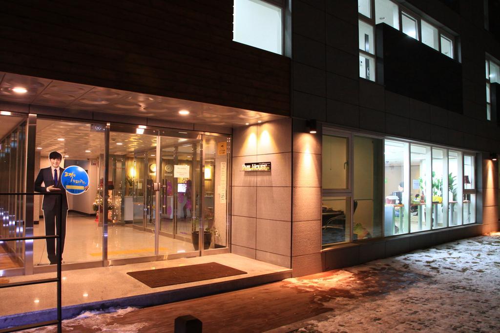 Phil House Hostel Guri Exterior photo